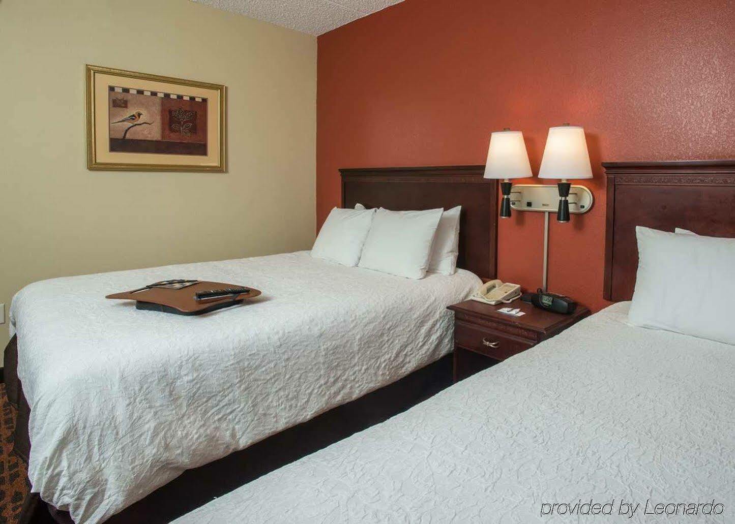 Hampton Inn Трой Экстерьер фото
